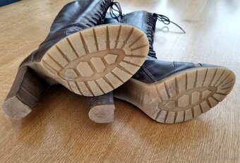 Dámské kožené kozačky Aldo mírně zateplené vel 40 - 5