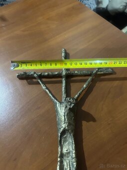 Umělecký bronzový kříž E. Huber Rakousko, 1983 - 5