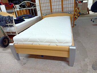 Prodám hezkou moderní postel 100 x 200 cm - 5