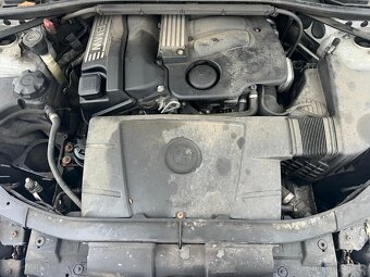 BMW e90 318i N46B20B titansilber - 5