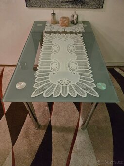 Prodam jídelní stůl - 5