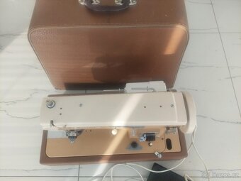 Kufříkový šicí stroj - 5