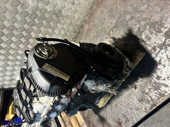 Audi A4 B8 motor 2.0TFSI RR4 - 5