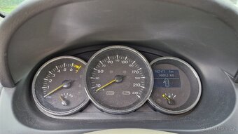 Renault Fluence 1.6 16V 81kw 2010 182500km navigace - 5