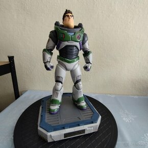 Buzz Rakeťák 40cm soška - 5