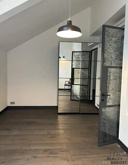 Pronájem bytu 3+kk 115 m² Revoluční, Praha - 5
