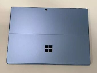 Microsoft Surface Pro 9 i7 / 16 GB / 256+ GB SSD - 5