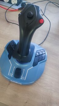 Thrustmaster Airbus joystick + thrust levers - 5