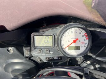 Yamaha R6 - 5