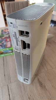 Xbox 360 + 2 ovladače + 4 hry - 5