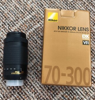 Nikon D5600 + příslušenství - 5