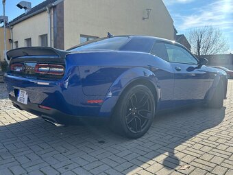 Prodám Dodge Challenger Srt widebody 6.4 v8 Originál Full - 5