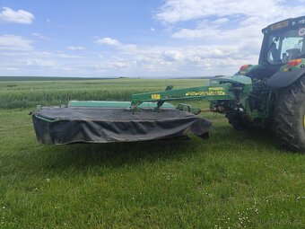 Disková sekačka John Deere 328 - 5