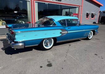 1958 Pontiac Bonneville Sportcoupe - 5