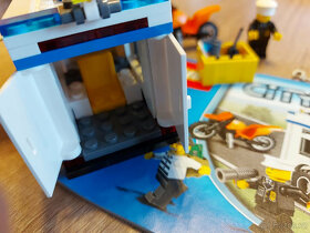 Lego City 7286 Přeprava vězně - 5