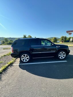 Cadillac Escalade - 5