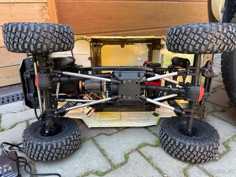 Axial SCX6 Hummer 1:6 + Lipo a nabíječ - 5