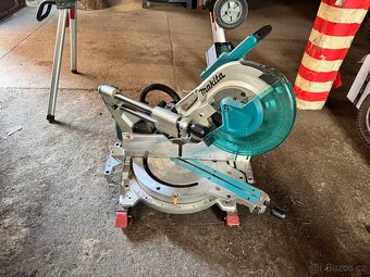 Pokosová pila MAKITA LS1219L - 5