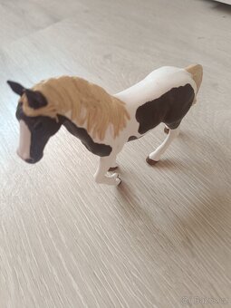 Figurka Schleich Pinto klisna 13830 - 5