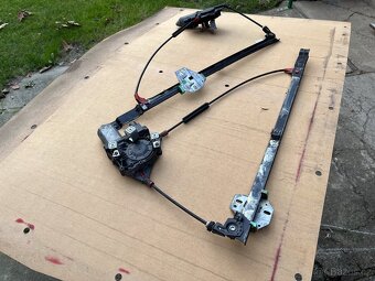 2x stahovačka u řidiče na VW T4 pofacelift - 5