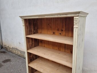 STARÁ KNIHOVNA V PATINĚ - 5