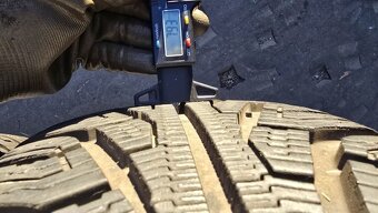 Zimní pneu 225/55/16 Uniroyal - 5