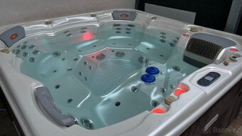 Prodám vířivku Kilimanjaro Deluxe Pearl White pro 6 osob - 5