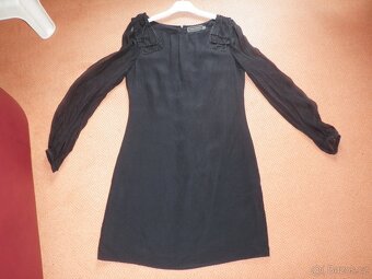 černé dražší značkové hedvíbné šaty - vel. 38 - 5
