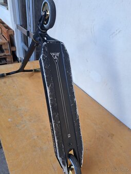 Ethic Profi Castom koloběžka + helma - 5