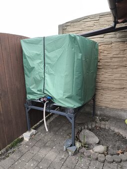 Prodám IBC nádrž na vodu 1000l - 5