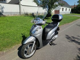 Honda SH 300i ABS - 5