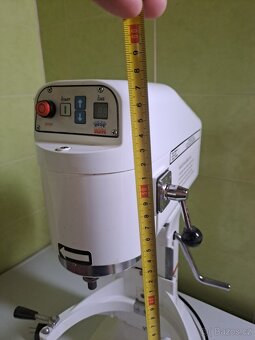 UNIVERZÁLNÍ KUCHYŇSKÝ ROBOT - 5