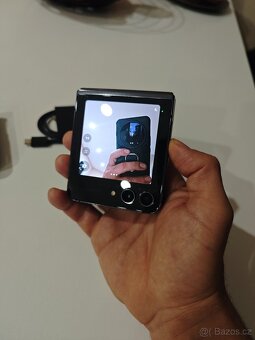 Samsung Galaxy Z Flip 5 - 5