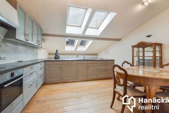 Zrekonstruovaný dům v centru Olomouce, ul. Šemberova - 5