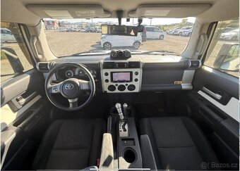 4x Toyota FJ Cruiser - 5