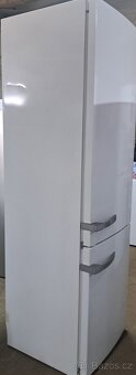 Kombin. lednice 3 šup. Miele. - 5