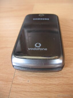 Tlačítkový mobil "véčko" zn. Samsung - 5