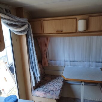 Prodám karavan Chateau 400 s předstanem - 5