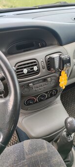 Renault Megane Scenic 1.9dci,75kw r.v.2000 - 5