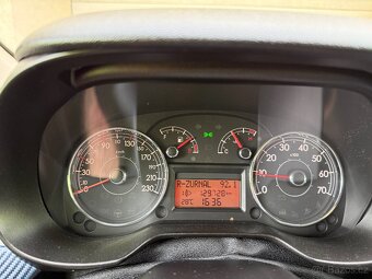 Fiat Grande Punto 1.2i 48kW, ČR, 8/2009, 2.maj. Digi klima. - 5