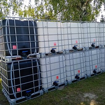 IBC nádrže kontejnery na 1000 litrů černé bílé - 5