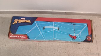 Mondo koloběžka Twist & Roll Spiderman - 5