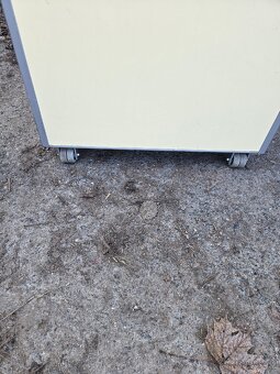 Bytelny regál na kolečkách levně - 5