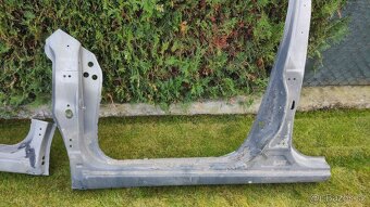Nissan Note I E11 2005 - 2012 prah stlpik podbeh bocnica - 5