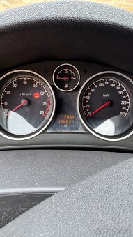 Opel Astra H 1.6 - 5
