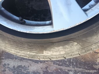 Prodám ALU kola 5x127 et35 včetně pneu 275/40 R20 - 5