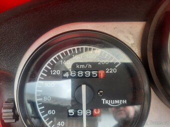 Triumph Tiger 900 - 5