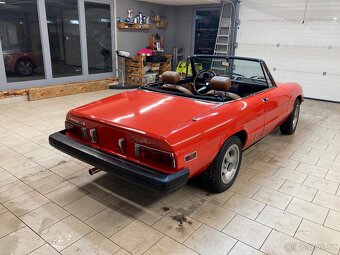 Alfa Romeo Spider - 5