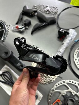 Schimano 105 di2 - 12sp - 5