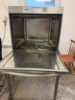 Myčka nádobí Winterhalter UC-XL - možnost mytí beden 60x40cm - 5